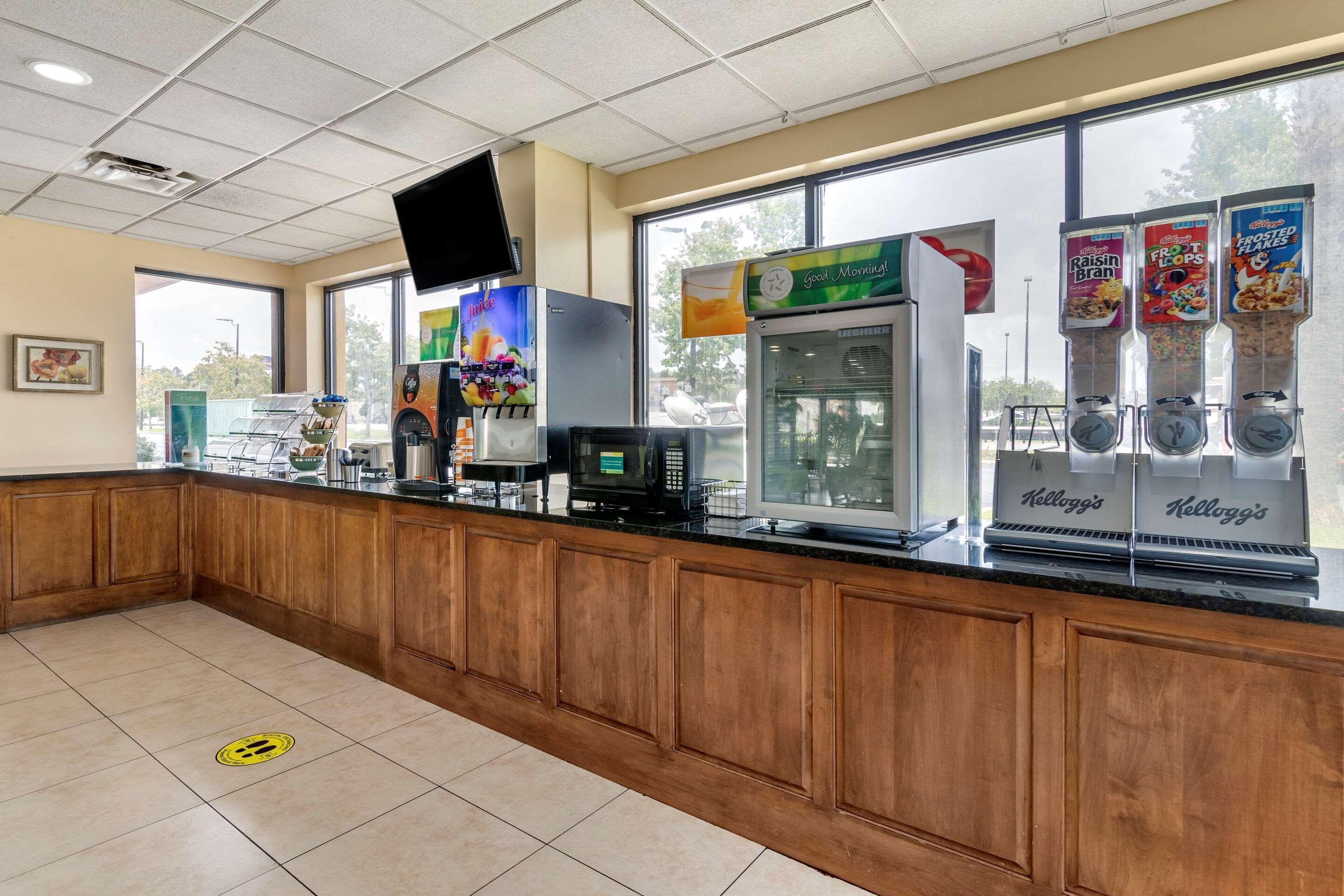 Quality Inn Brunswick Exterior photo